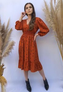 Vestido em Linha A com Botas (Pinterest)