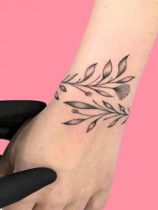 Tatuagem no Pulso BlackWork