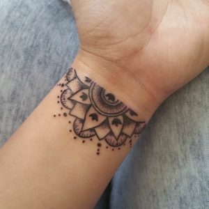 Tatuagem no Pulso BlackWork