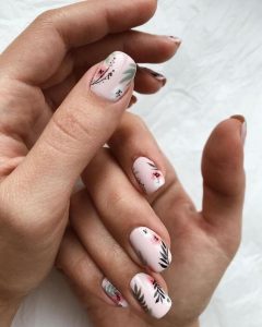 Unha decorada com flores