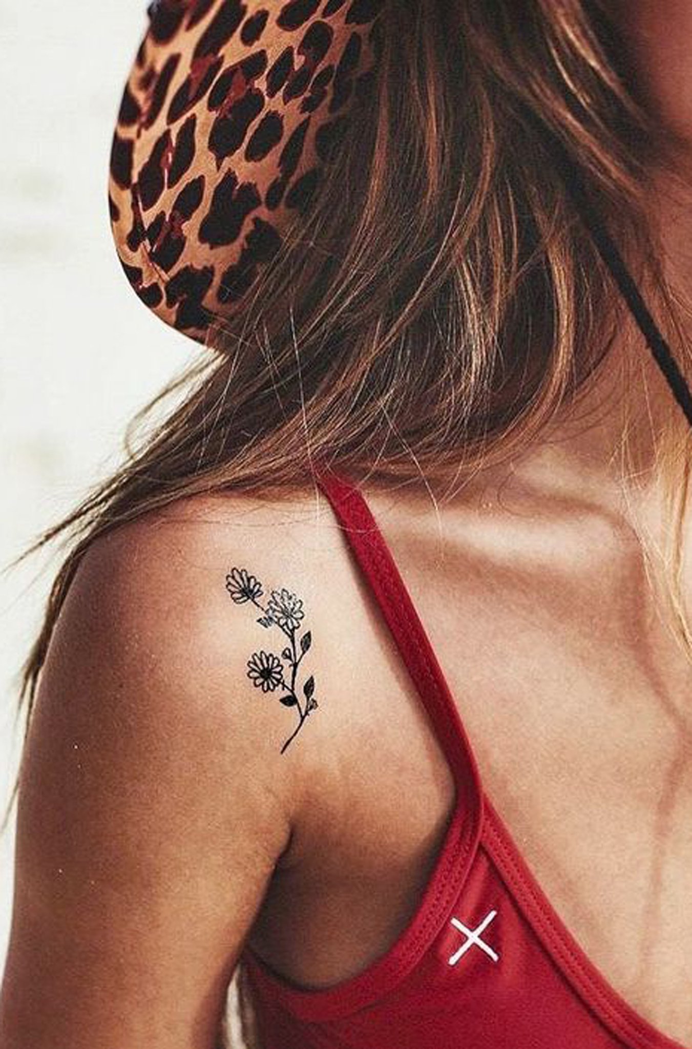 tatuagem no ombro de flor delicada 2021 tatuagem no ombro de flor delicada