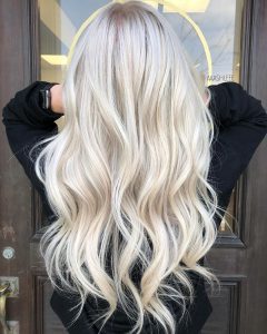 cabelos loiros platinados