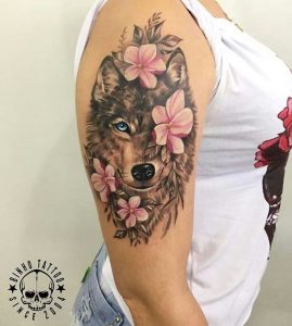 Flores rosas com lobo (Pinterest)