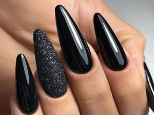 Unhas-em-Gel-Preta
