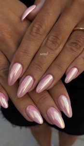 unhas-rosas-metalizadas