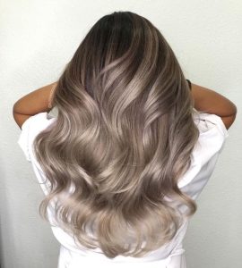 Loiro cinza