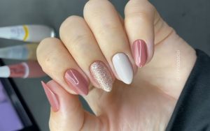 Unhas decoradas março rosinha