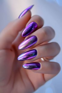 Unhas roxas cromadas| Foto: Pinterest