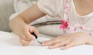 Erros ao fazer as unhas francesinha em casa