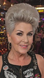 Pompadour updo